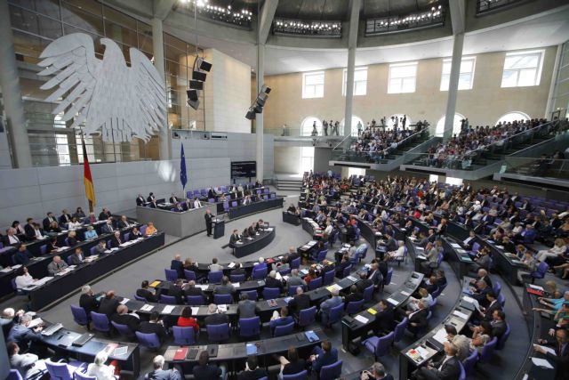 Έγκριση από τα Κοινοβούλια πέντε χωρών περιμένει το Μνημόνιο 3