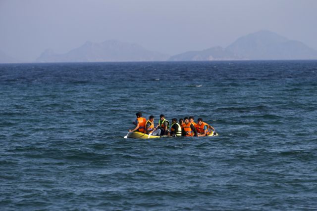 Στη ναύλωση πλοίου για 2.500 μετανάστες προσανατολίζεται η κυβέρνηση