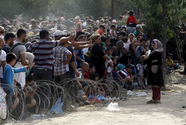 ΠΓΔΜ: Σταδιακά περνούν τα σύνορα οι πρόσφυγες, δραματική η κατάσταση