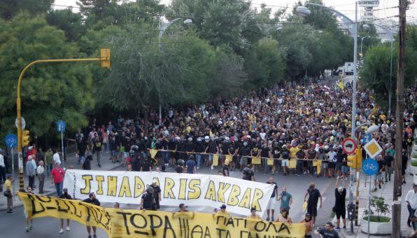 Πορεία διαμαρτυρίας απο οπαδούς του Αρη