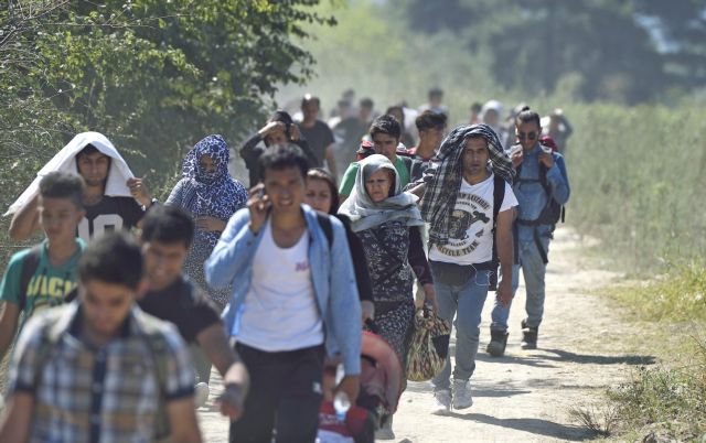 Αναγκαία τα κέντρα διαλογής προσφύγων σε Ελλάδα - Ιταλία, λένε χώρες της ΕΕ