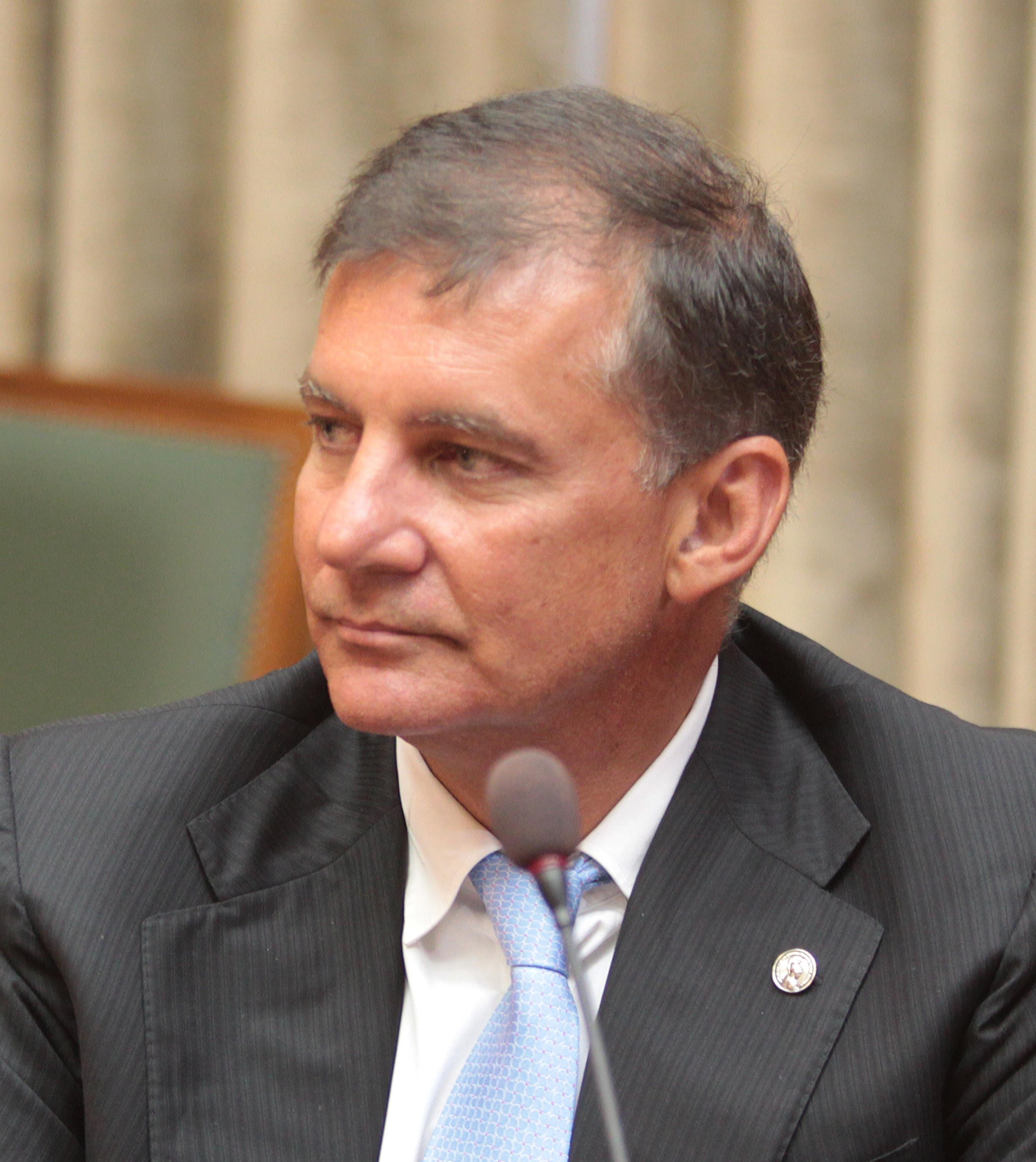 Μέτρα κατά των ελλείψεων φαρμάκων ζητά ο υπουργός Υγείας