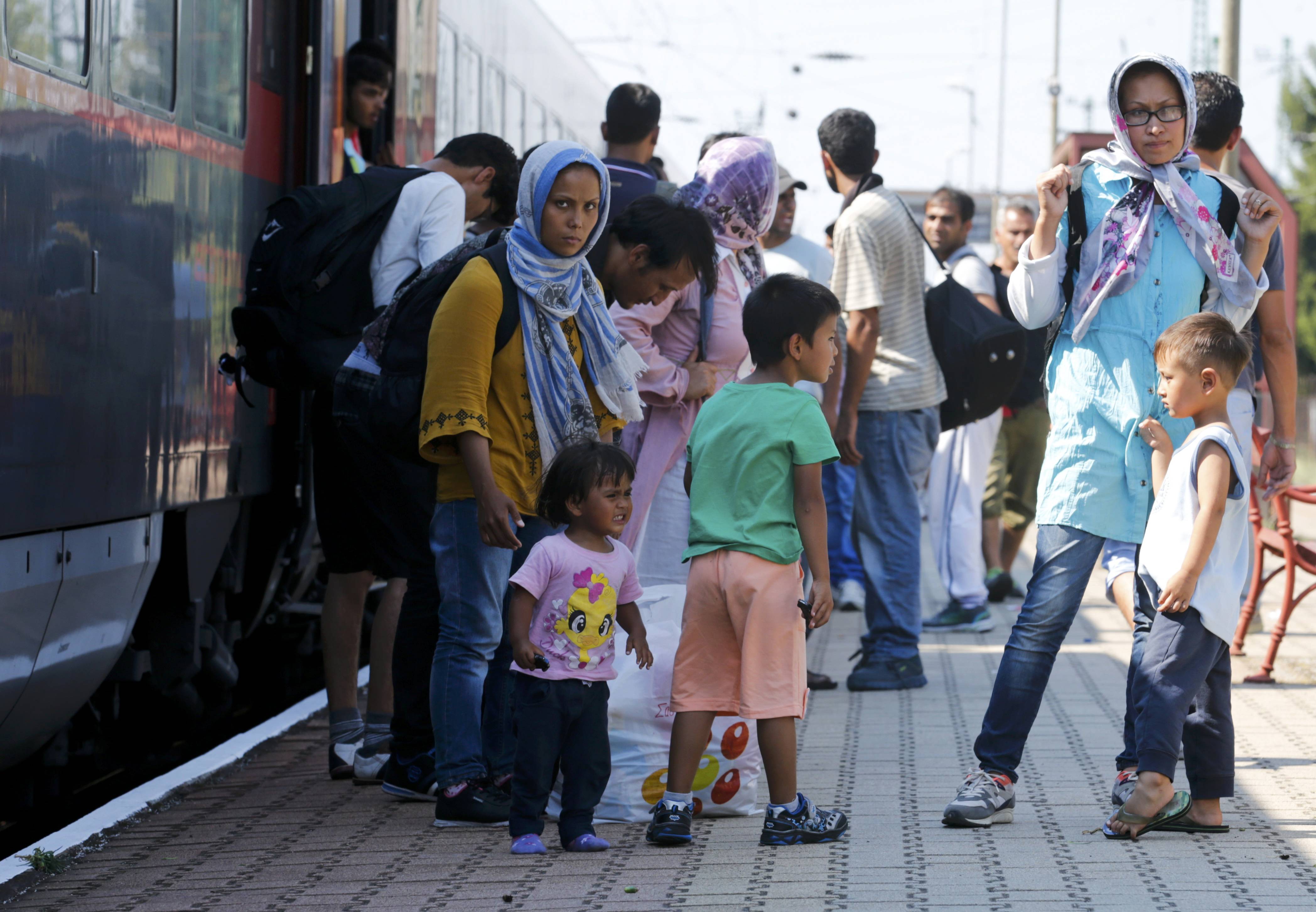 Για τη Βιέννη αναχώρησαν τα τρένα προσφύγων μετά το «στοπ» στα σύνορα