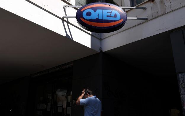 Eurostat: Στο 25% μειώθηκε η ανεργία στην Ελλάδα τον Μάιο