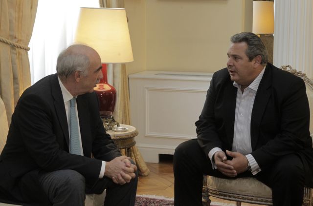 Καμμένος κατά Μείμαράκη για το «αυτοφωράκιας» και τη Ρηγίλλης