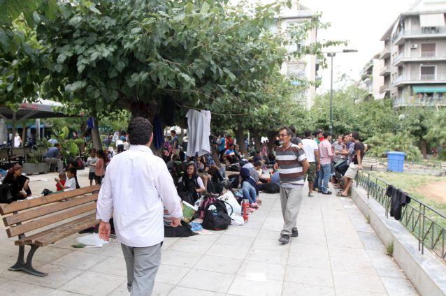 Καμίνης: Οι πρόσφυγες καθοδηγούνται σε κεντρικές πλατείες της Αθήνας