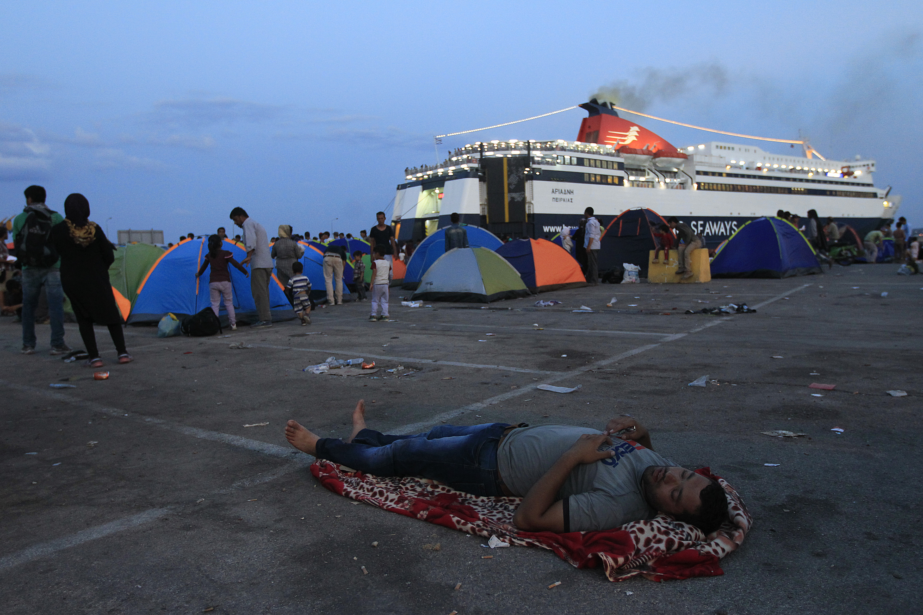 Καλύτερη η εικόνα στη Μυτιλήνη, 10.000 πρόσφυγες έφυγαν σε ένα 24ωρο