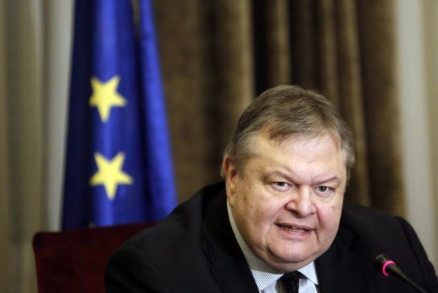 Συνεργάτες Βενιζέλου: Γιατί κ. Τσίπρα θεωρείτε το δίκαιο της ΕΕ καλύτερο από το αγγλικό;