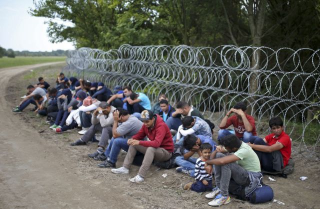 Συλλήψεις και απελάσεις: Η Ουγγαρία έκλεισε τις πύλες της ΕΕ στους πρόσφυγες
