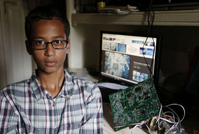 14χρονος μουσουλμάνος μαθητής συνελήφθη επειδή έφερε ψηφιακό ρολόι