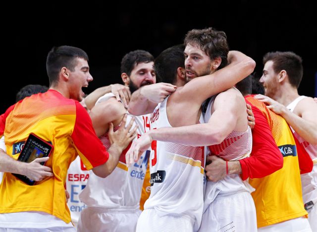 Με σούπερ Γκασόλ η Ισπανία απέκλεισε τη Γαλλία