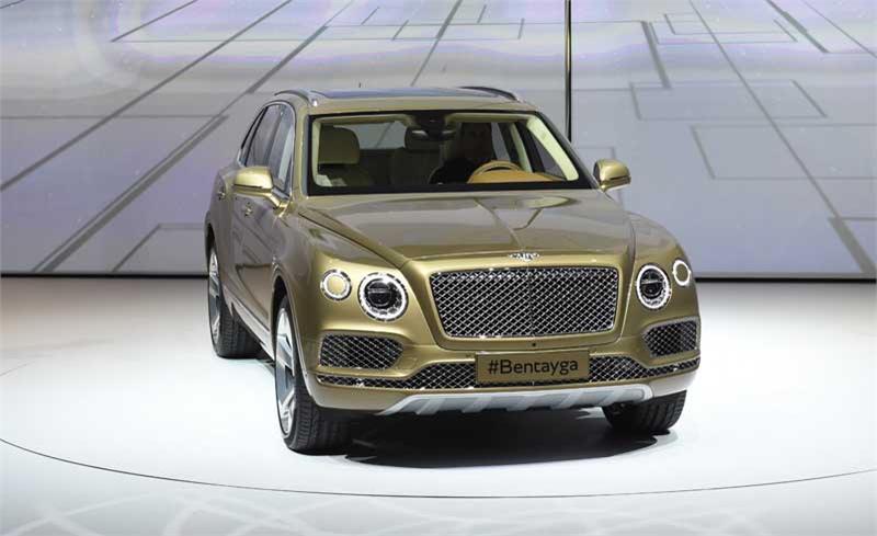 «Βασιλική υποδοχή» για την πρώτη μονάδα παραγωγής του Bentley Bentayga