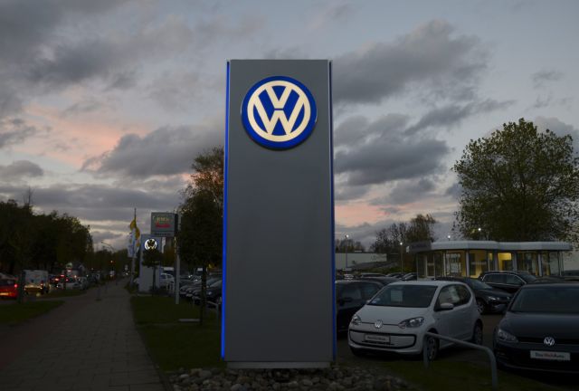 Σκάνδαλο εκπομπής ρύπων ρίχνει την μετοχή της Volkswagen