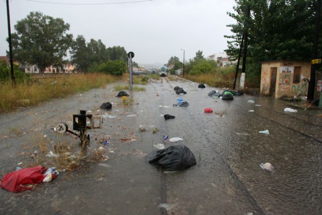 Σε κεραυνούς αποδίδονται δύο θάνατοι σε Σαλαμίνα και Κυνουρία