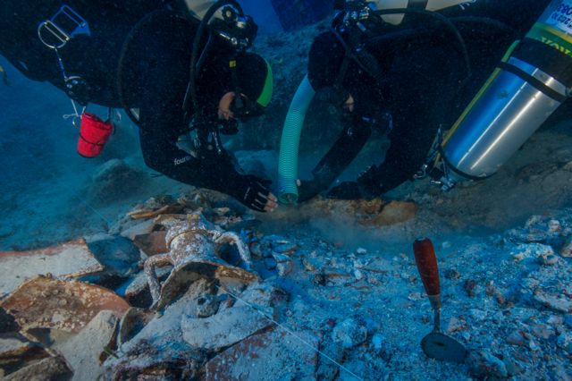 Δεκάδες αντικείμενα ανέσυρε η υποβρύχια έρευνα στο Ναυάγιο των Αντικυθήρων