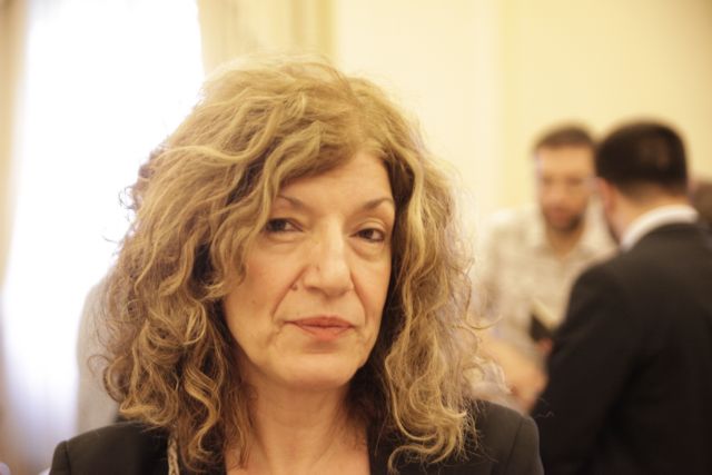 Αναγνωστοπούλου: Χωρίς αιτιολόγηση η απαλλαγή από τα Θρησκευτικά
