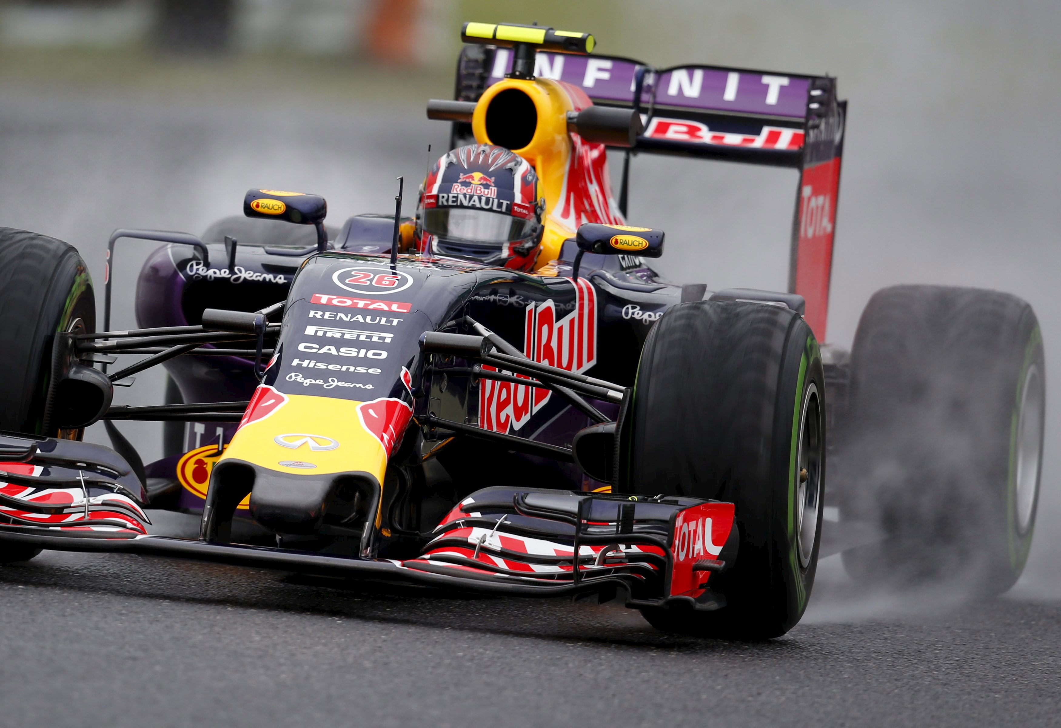 GP Ιαπωνίας 2015: Tαχύτερος των ελεύθερων δοκιμών της Παρασκευής ο D. Kvyat