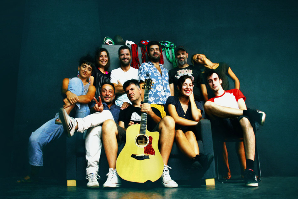 «Είστε και Φαίνεστε» μια ιστορία από τα πίσω θρανία σε διασκευή του Βασίλη Κουκαλάνι