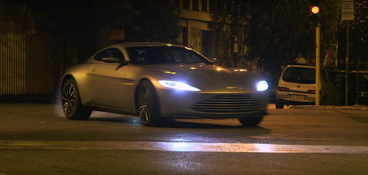 Η Aston Martin DB10 σε ρόλο ξεναγού στα παρασκήνια του νέου Bond