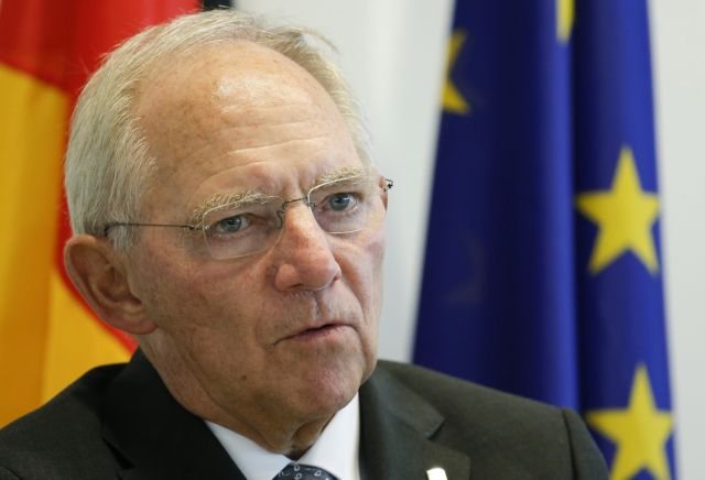 Σόιμπλε: Πρέπει να περιορίσουμε τη ροή προσφύγων στην Ευρώπη