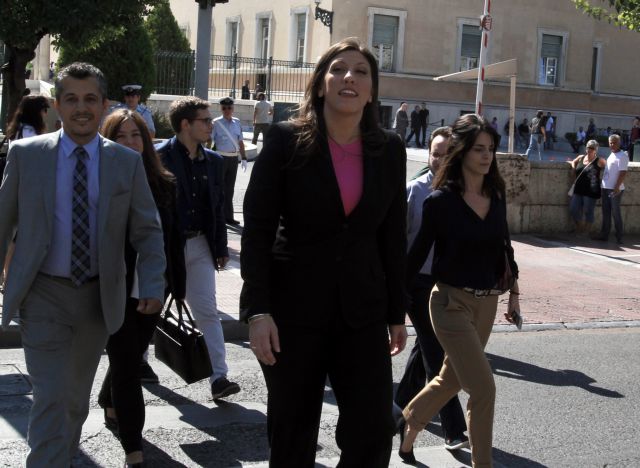 Μισό, αλλά «προεδρικό», γραφείο στη Βουλή για την Ζωή Κωνσταντοπούλου