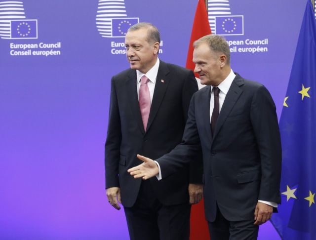 Ο Ερντογάν ζητά από την ΕΕ να κάνει περισσότερα για το προσφυγικό