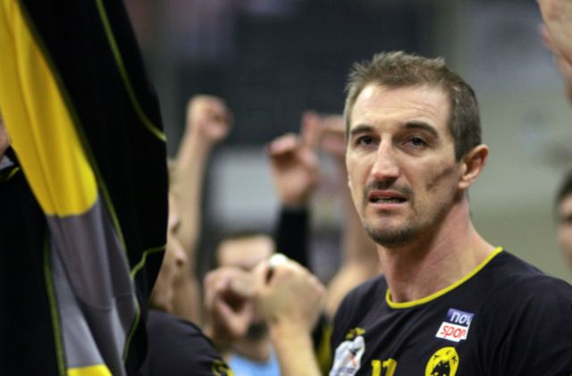 Ενίσχυση του ΠΑΟΚ με τον έμπειρο διαγώνιο, Πέτρο Πέτρογλου