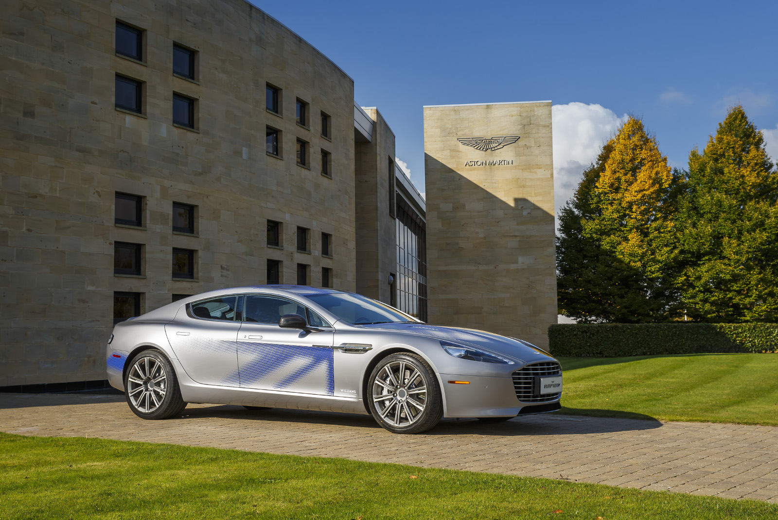 Aston Martin RapidE Concept: Οι ηλεκτροκίνητες περιπέτειες ενός sportscar