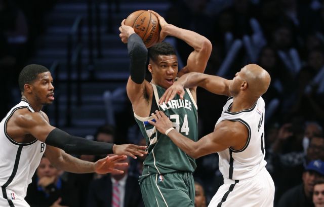 Νέα «πτήση» από τον Αντετοκούνμπο