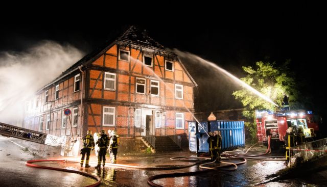 Τριπλασιάστηκαν οι επιθέσεις σε κέντρα υποδοχής προσφύγων στη Γερμανία