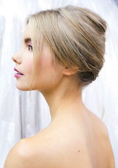 French Twist: Το σικ updo και πώς να το φτιάξετε