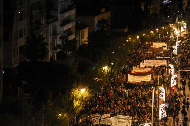 Ειρηνική η πορεία για την 42η επέτειο του Πολυτεχνείου