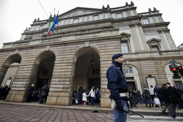 Κανονικά, αλλά υπό αυξημένα μέτρα ασφαλείας, η πρεμιέρα στη Σκάλα του Μιλάνου