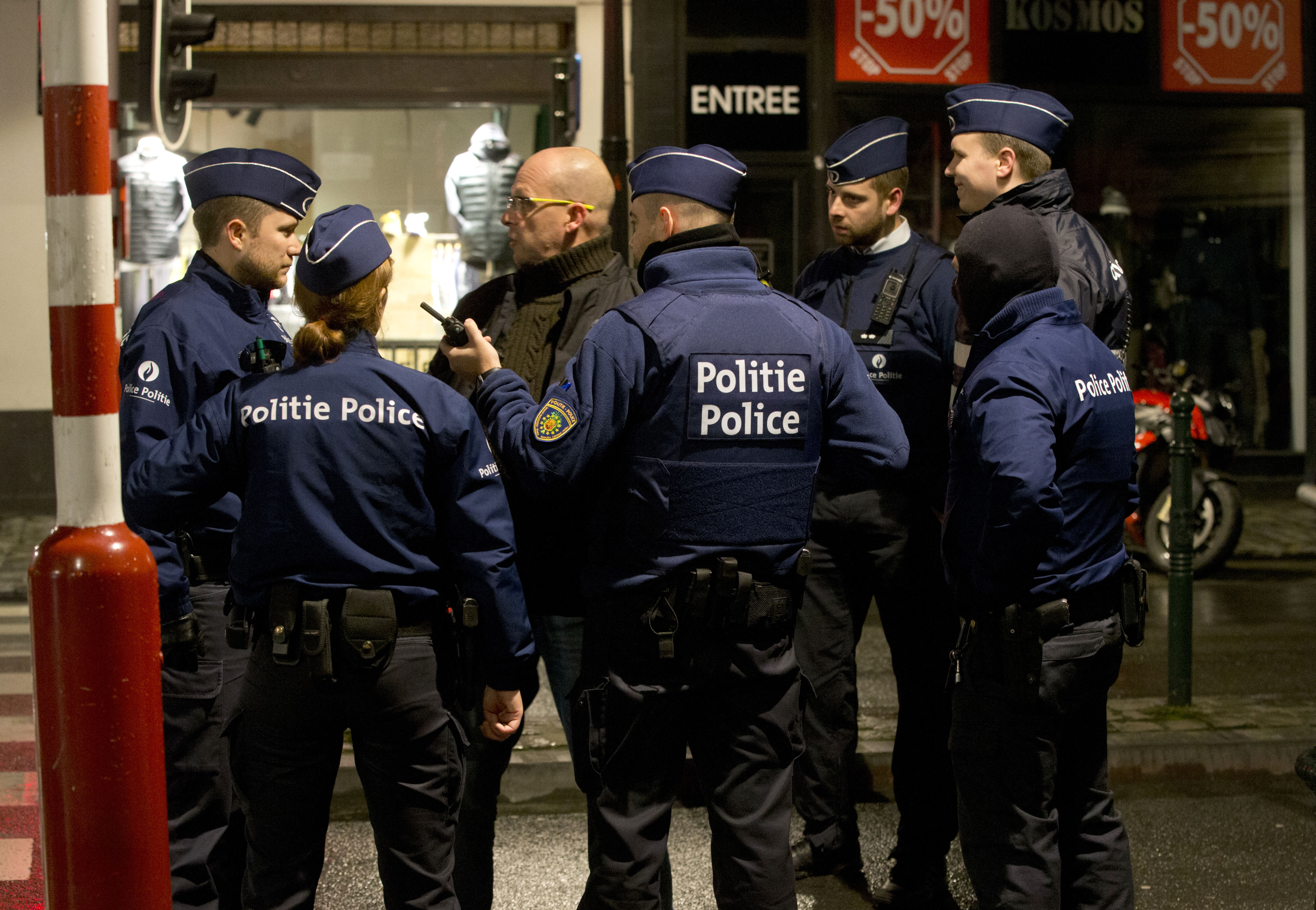 Βέλγιο: 16 συλλήψεις σε μπαράζ εφόδων, άφαντος ο καταζητούμενος για το Παρίσι