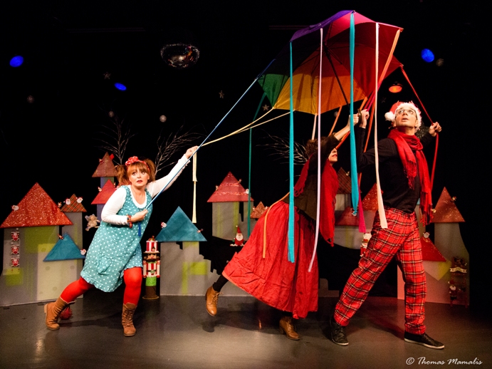 «Χριστουγεννιάτικα Παιχνιδομαγέματα» στο Θέατρο 104 (3η Χρονιά)