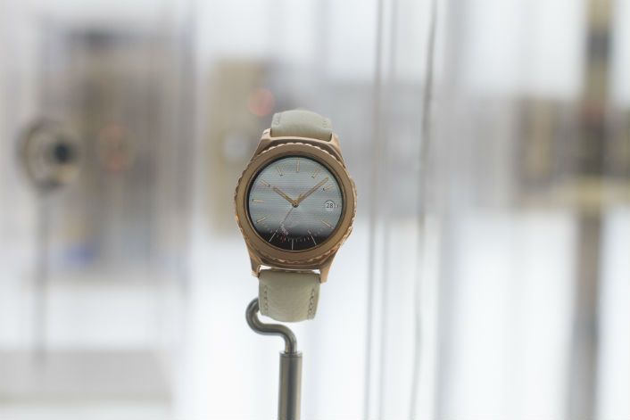Συμβατό με iPhone το έξυπνο ρολόι Gear S2 της Samsung