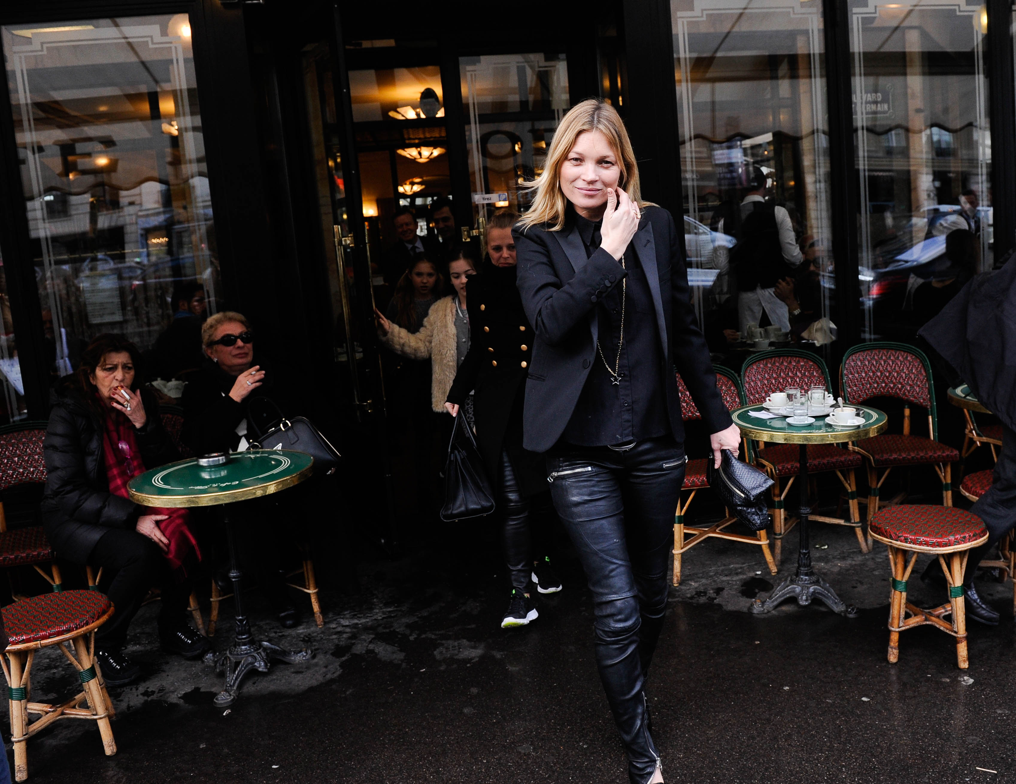 Kate Moss: τα streetstyle looks που αξίζει να μελετήσουμε