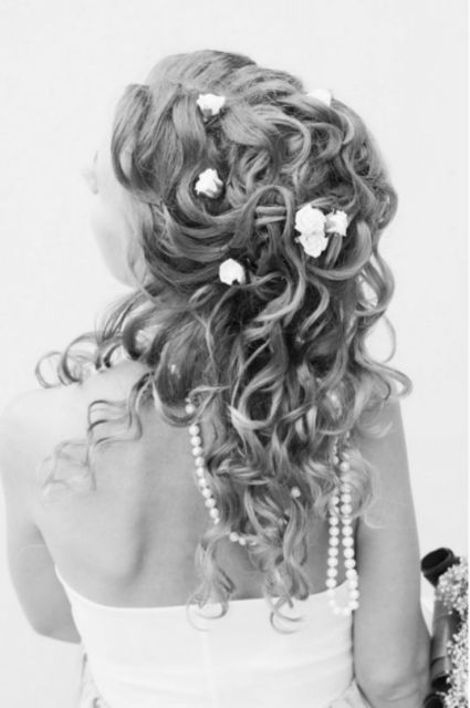 Πώς θα βάλετε λουλούδια στα μαλλιά σας