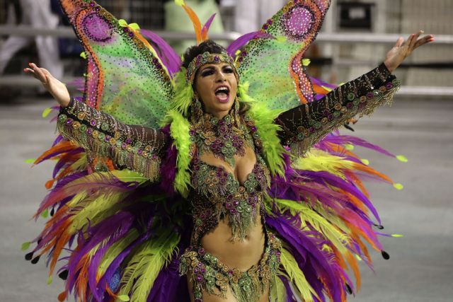 Το καρναβάλι ξεκίνησε, η Βραζιλία ξεσαλώνει