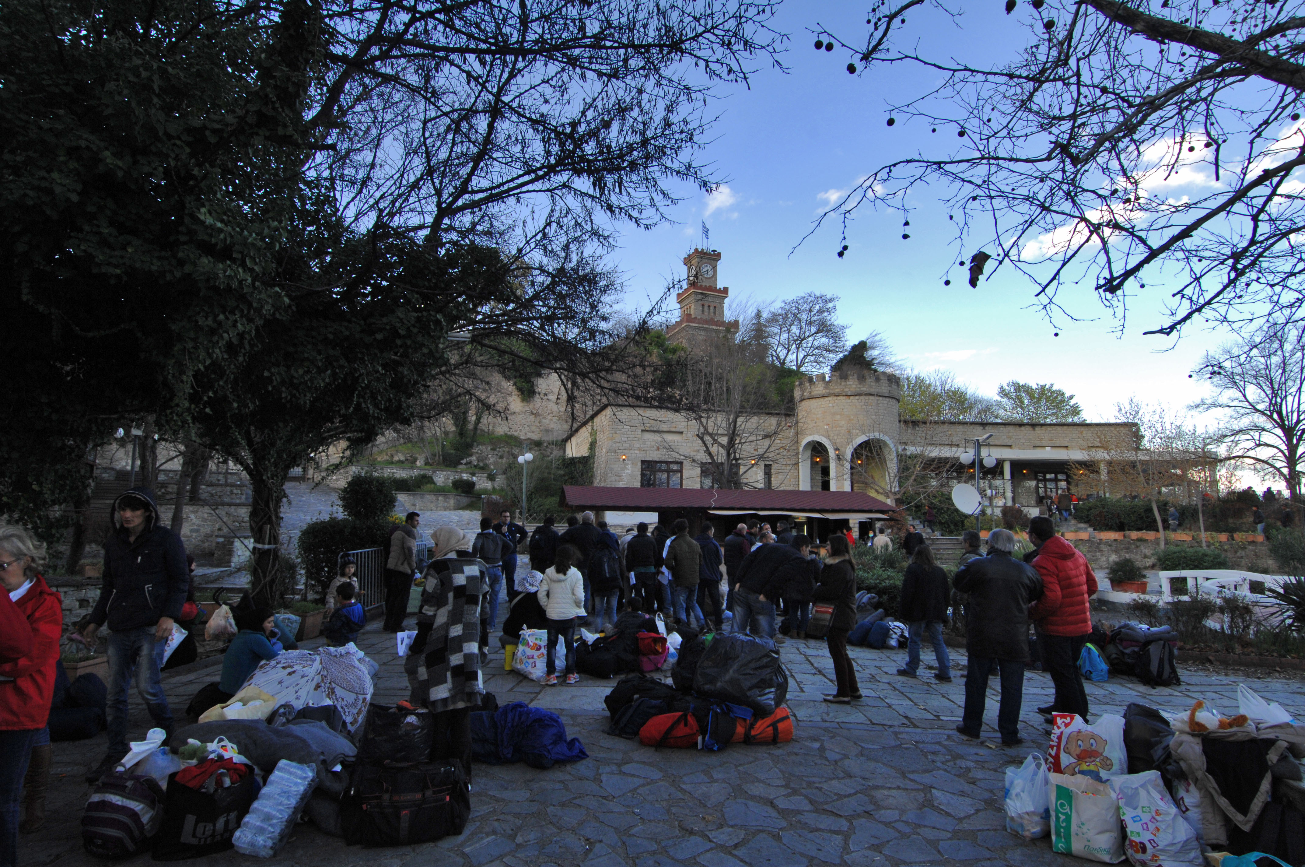 Από τον Πειραιά στα Τρίκαλα 200 πρόσφυγες