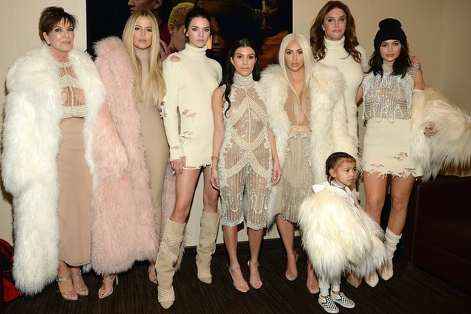 Ποια Kardashian έχει τη μεγαλύτερη συλλογή παπουτσιών