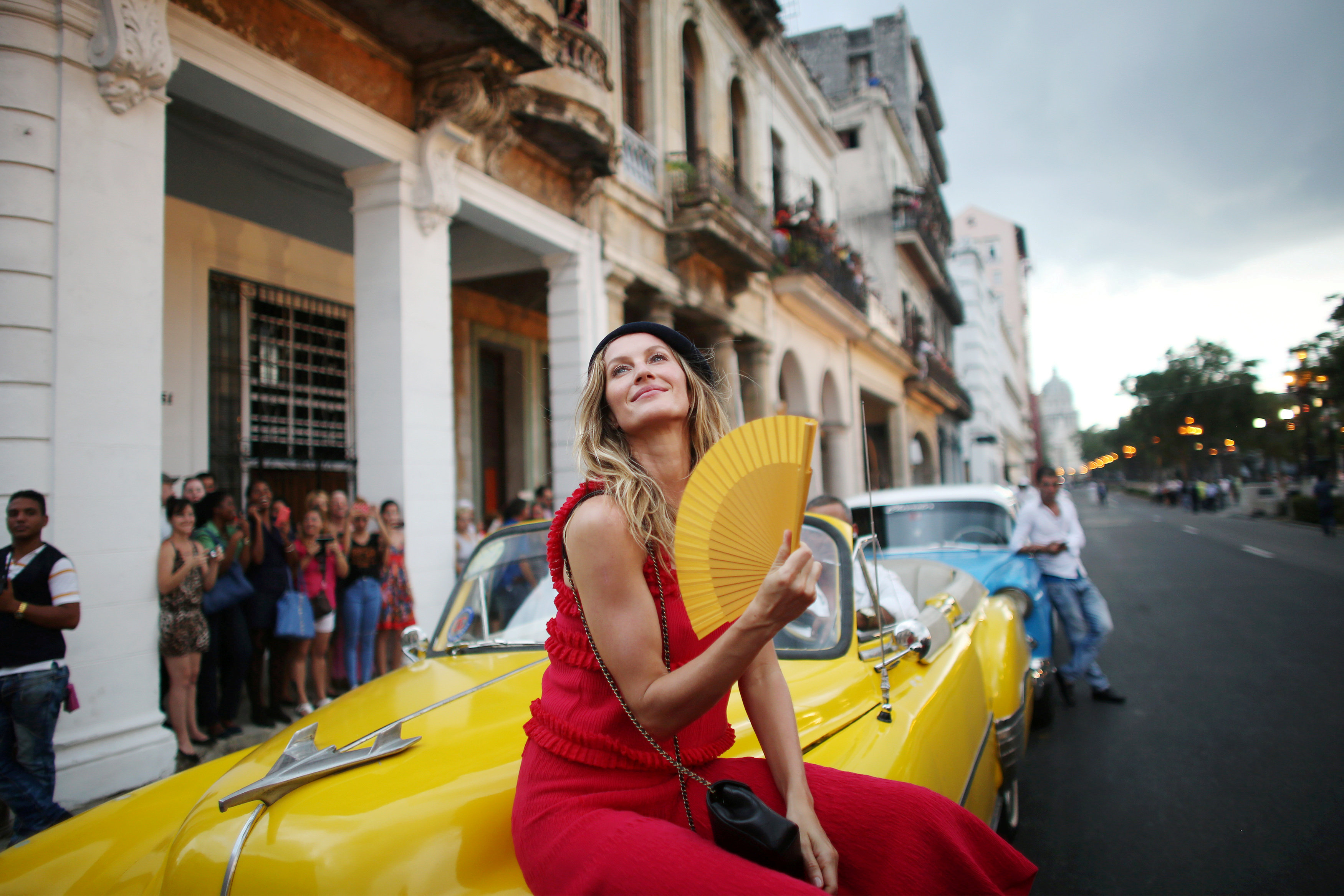 H Chanel «κατέλαβε» την Κούβα στην πρώτη πασαρέλα μετά την Επανάσταση