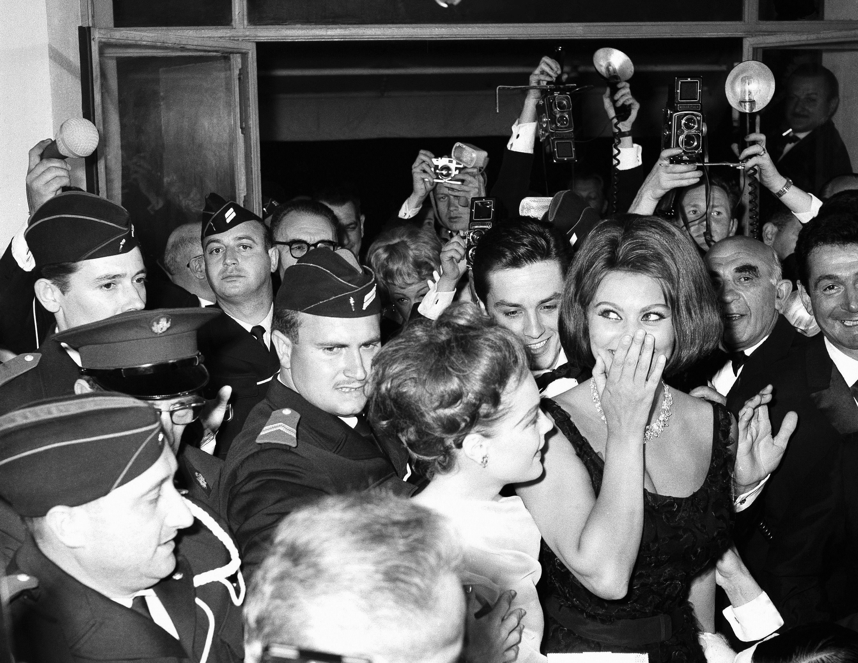 Κάννες: Λάμψη και πόζα στη διάρκεια των ετών