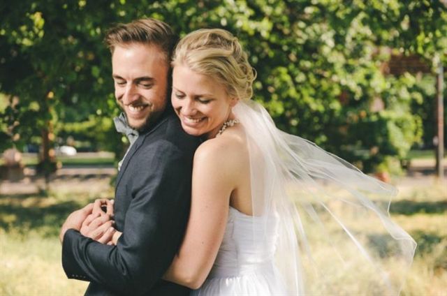 Πώς να εκμεταλλευτείτε τον χρόνο μεταξύ γάμου και δεξίωσης