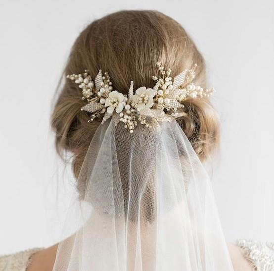 Χτενίσματα που ταιριάζουν ιδανικά με πέπλο