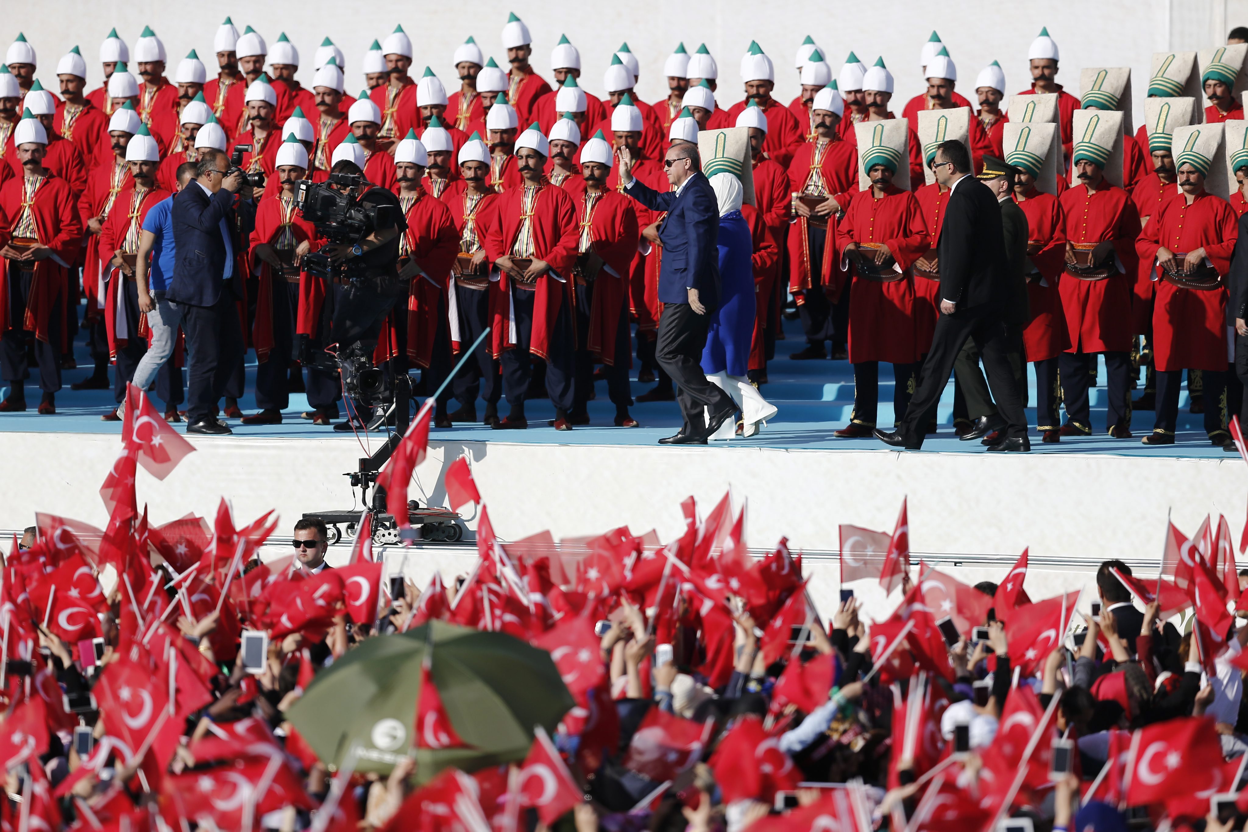 Τουρκική φιέστα για την Άλωση με τον Ερντογάν σε ρόλο σουλτάνου