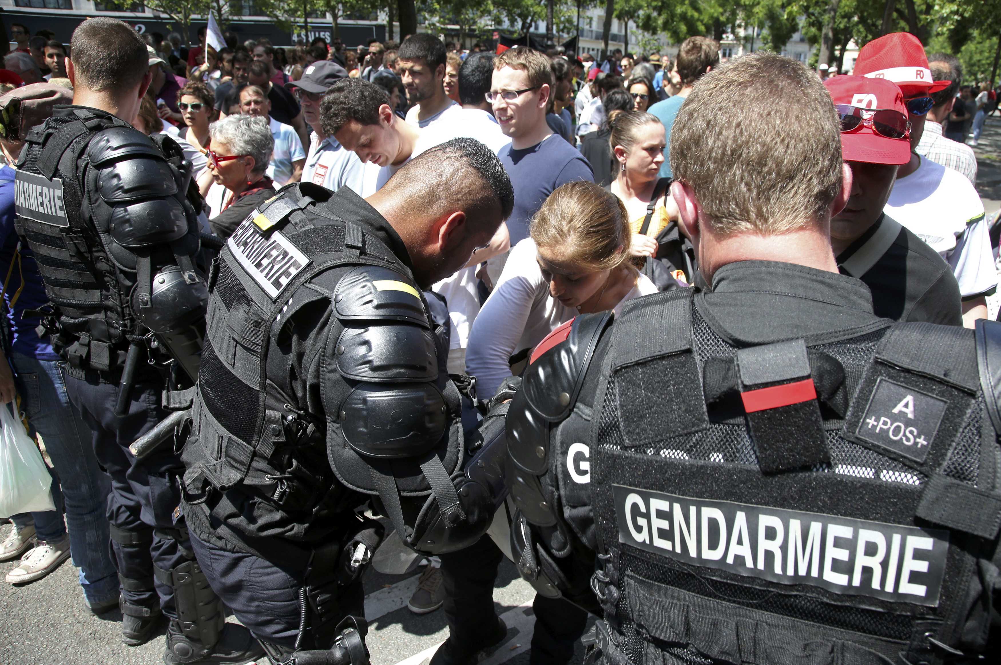 Παρίσι: Υπό στενή αστυνομική παρουσία η συγκέντρωση για τα εργασιακά