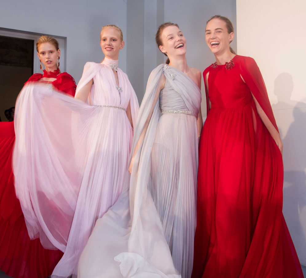 Haute Couture, Παρίσι: από το γλυκό ροζ στο ροκ μαύρο