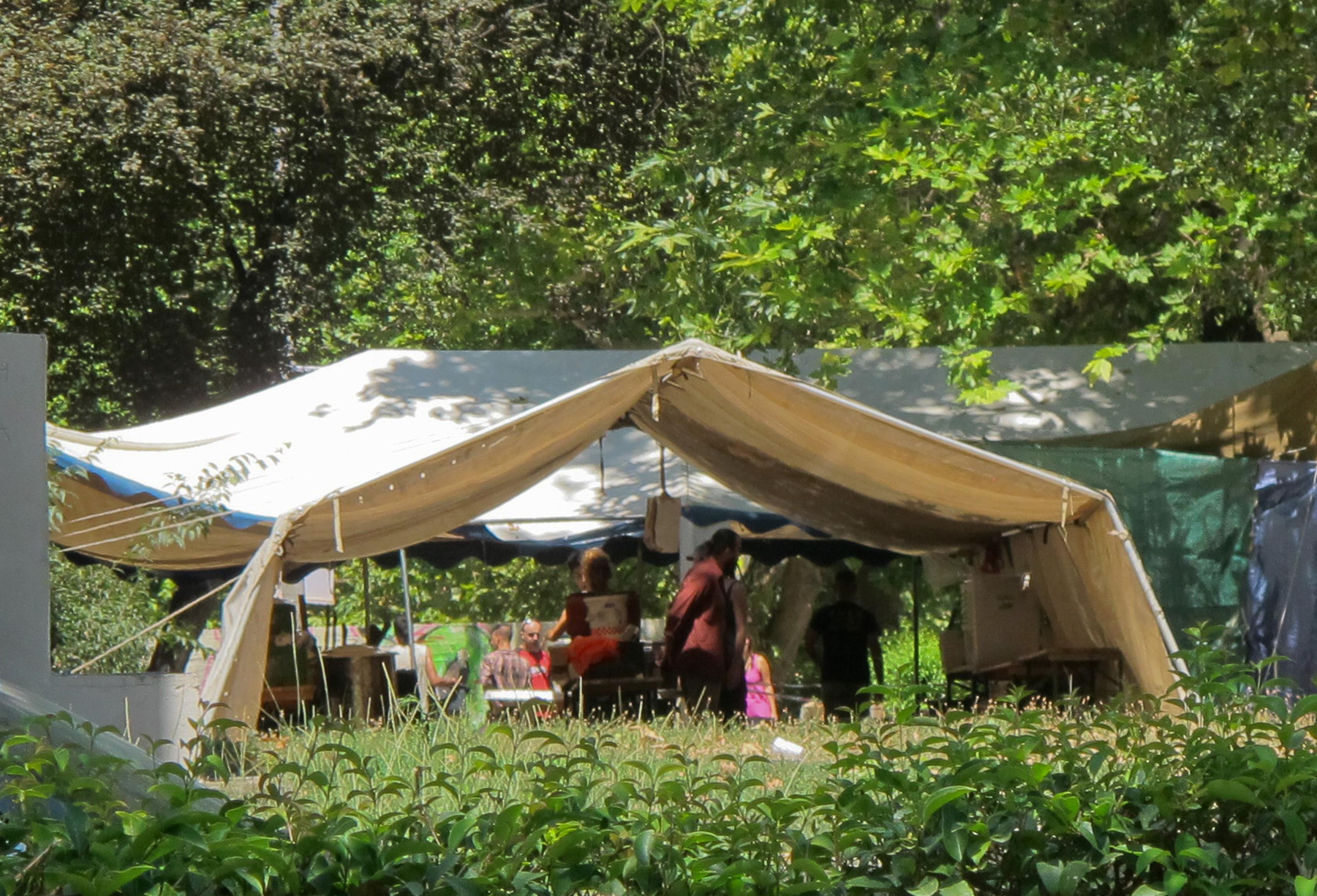 Αντίσκηνα στο ΑΠΘ, ζημιές στη Νομική Σχολή και η Εισαγγελία σε επιφυλακή
