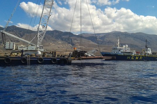 Επιτυχής η ανέλκυση αεροσκάφους F-16 από τον βυθό της Κρήτης